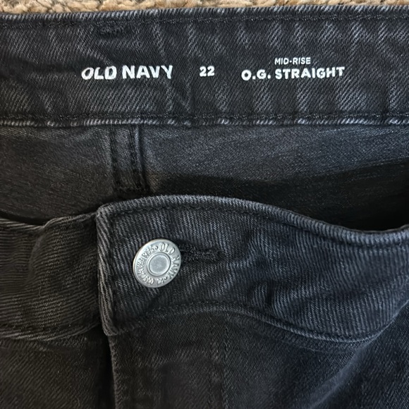 Old Navy Mid-Rise O. G Straight Jeans - Picture 2 of 8